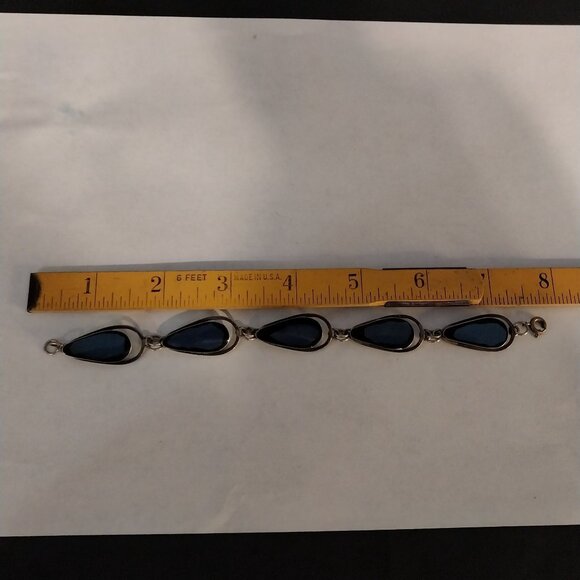 Vintage Silver Tone Shell Tear Drop Bracelet - Picture 3 of 3